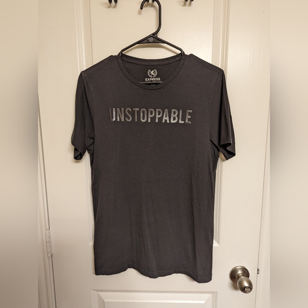 Express T-shirt Small